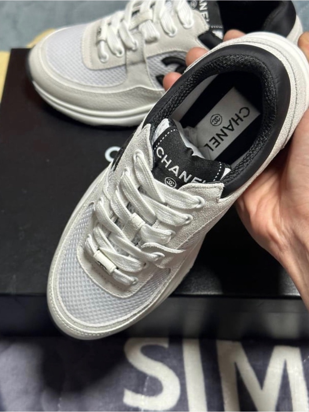 CHANEL CC RUNNER